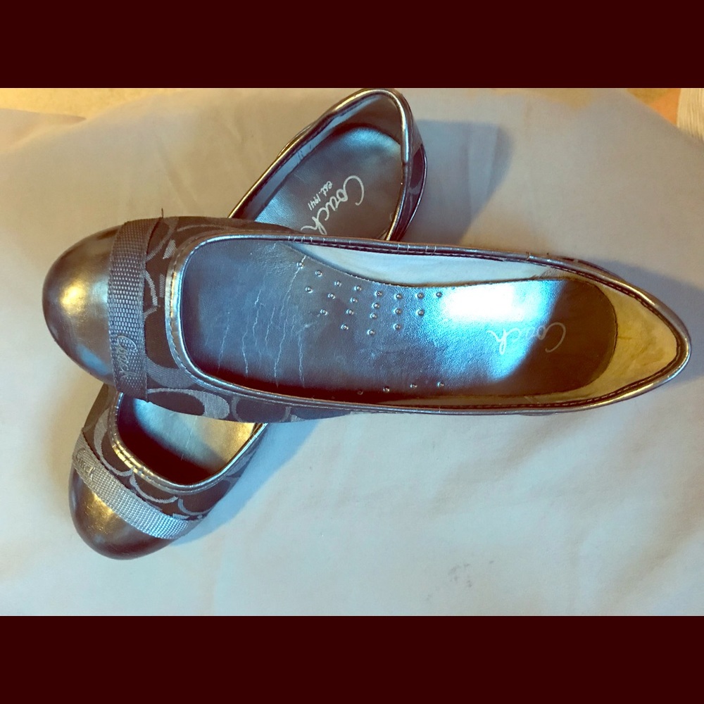 Coach flats